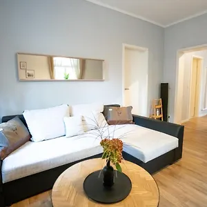  Apartment Toni Charming Im Idyllischem Villenviertel Mit Netflix Deutschland