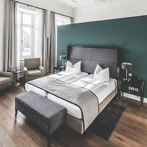 Muenchner Hof Hotel
